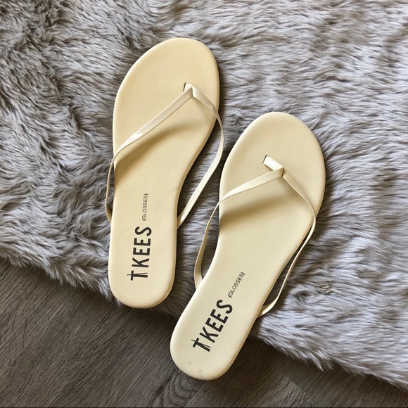 marshmallow flip flops